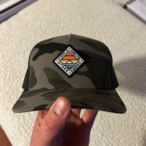 Vissla hat. Worn a couple times. Like new condition!